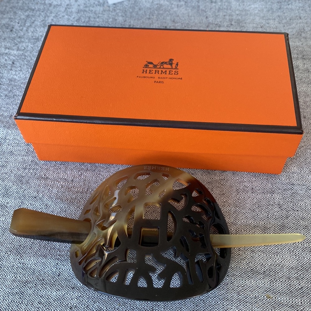 Beautiful authentic Hermés Rocaille Hairpin new never worn. Quiet luxury.